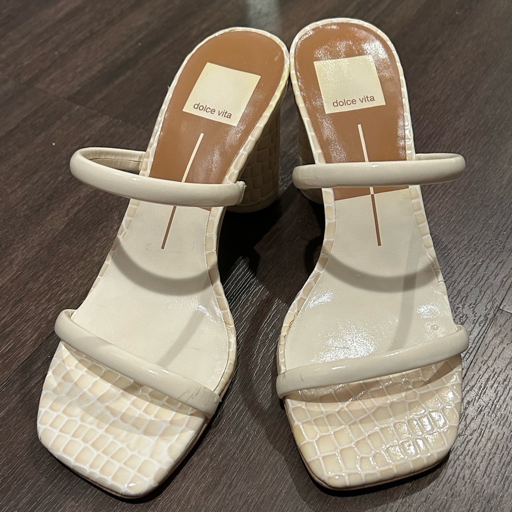 Dolce Vita Ivory Sandals (Size 7)
